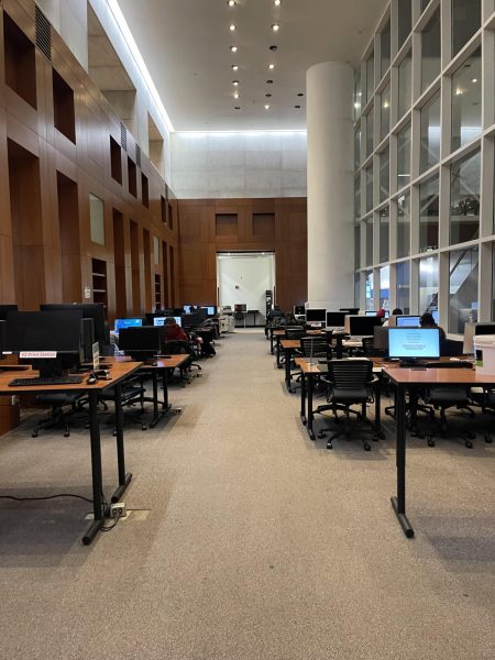 Lloyd Sealy Library Extends Hours During Finals Week